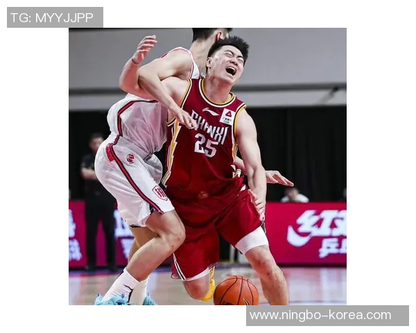 广州篮球队战术解析:如何提升球队竞争力与战术执行力 广州篮球队战术解析:如何提升球队竞争力与战术执行力