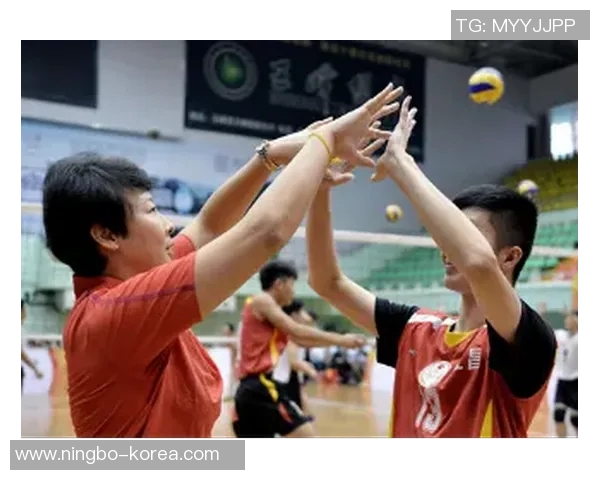 排球新手必看：轻松掌握团队协作技巧与实战策略