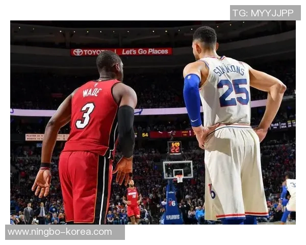 吉诺比利与韦德的传奇对决:篮球场上的巅峰对抗与友谊之路 吉诺比利与韦德的传奇对决:篮球场上的巅峰对抗与友谊之路