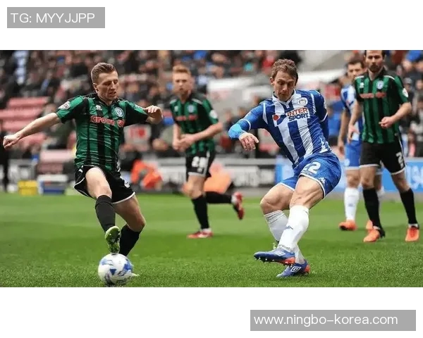 女王巡游者在诺维奇的精彩对决揭示英冠争夺战的激烈与悬念 女王巡游者在诺维奇的精彩对决揭示英冠争夺战的激烈与悬念