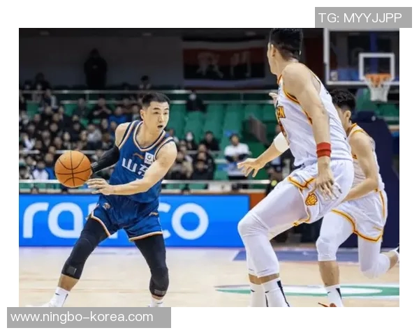 山东男篮迎战美国明星队展现篮球魅力与实力的巅峰对决 山东男篮迎战美国明星队展现篮球魅力与实力的巅峰对决