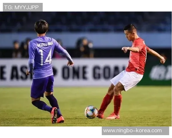 广岛三箭迎战冈萨多力争主场胜利展现球队实力与斗志