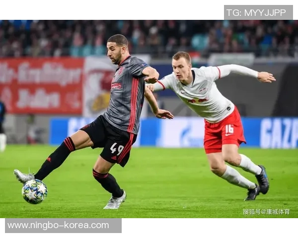 曼联与波尔图精彩对决集锦回顾赛场瞬间尽显足球魅力与激情