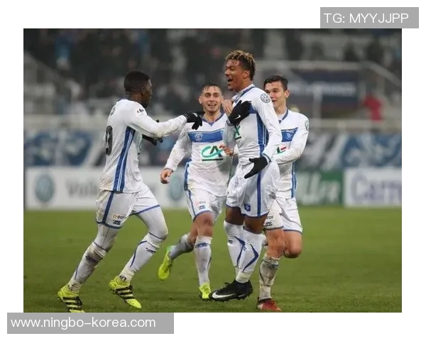 欧塞尔与波城FC的精彩对决比分揭晓赛季最新战绩分析