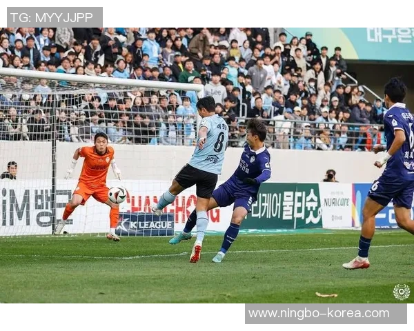 江原FC迎战蔚山造船展现足球激情与团队精神的巅峰对决 江原FC迎战蔚山造船展现足球激情与团队精神的巅峰对决