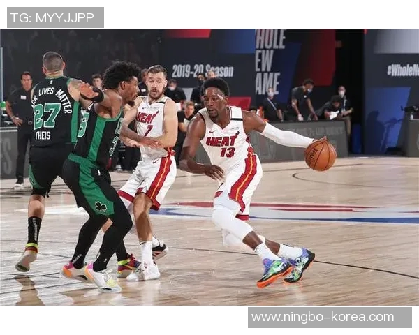 热火与凯尔特人四场激战回顾球队表现与关键时刻分析