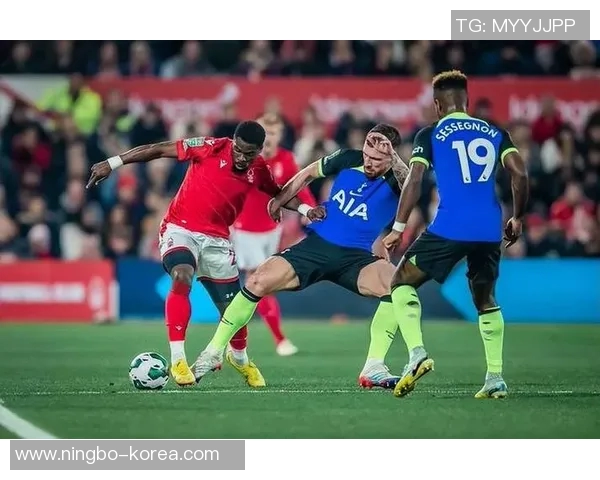 诺丁汉森林与阿森纳激战正酣谁能在英超赛场上笑到最后