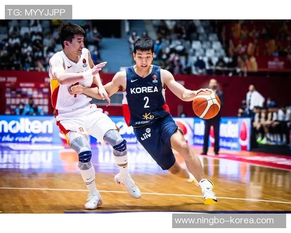 韩国男篮迎战澳大利亚队全力争胜展现实力与激情 韩国男篮迎战澳大利亚队全力争胜展现实力与激情