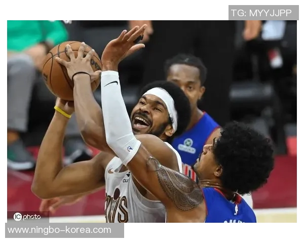 骑士与活塞激战三月十四日赛场精彩瞬间回顾与分析