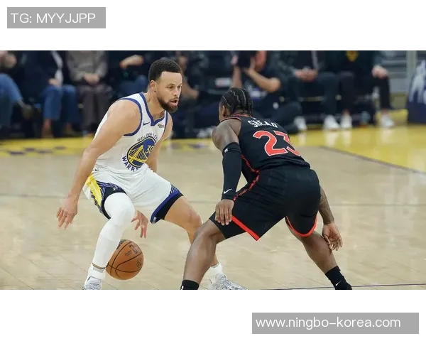 2016年11月勇士与猛龙的精彩对决回顾与赛季影响分析 2016年11月勇士与猛龙的精彩对决回顾与赛季影响分析