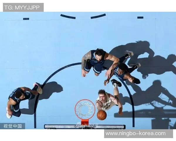 2015年NBA季后赛灰熊与马刺激战回顾：经典对决与战术较量的精彩瞬间