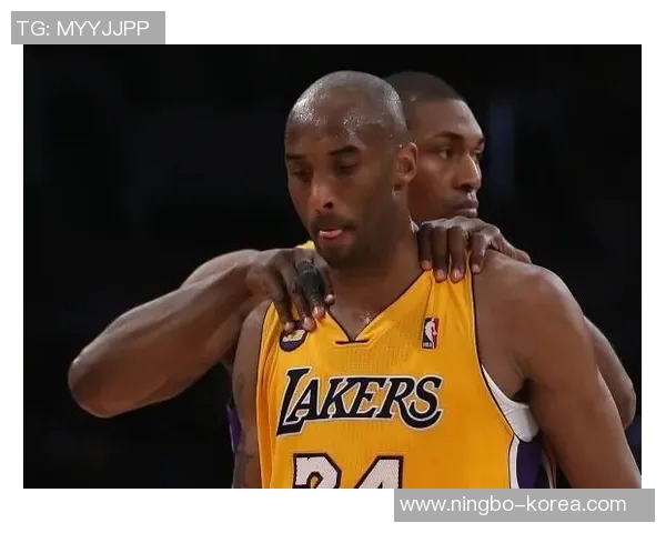 NBA猛龙与勇士激战正酣双方球员表现精彩引发球迷热议 NBA猛龙与勇士激战正酣双方球员表现精彩引发球迷热议