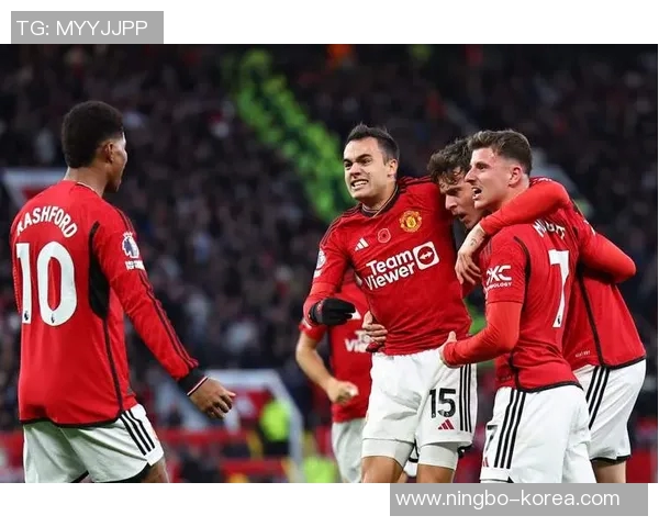 卢顿与曼联激战正酣比分揭晓精彩瞬间回顾